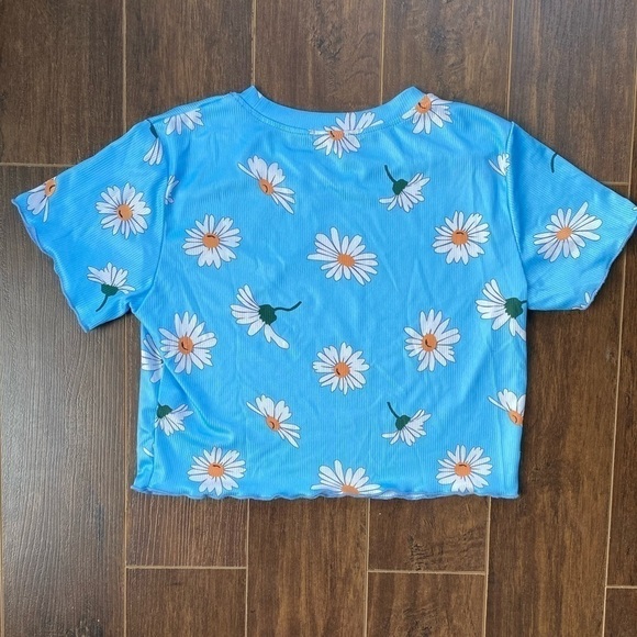 Romwe Daisy Print Blue Crop Top Size Small - Picture 3 of 6